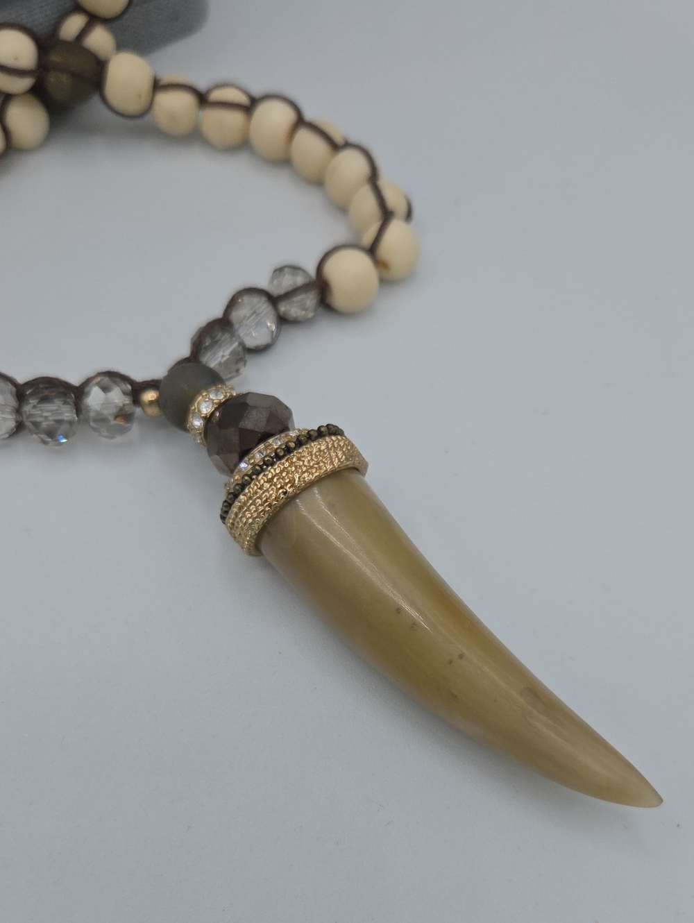 5 for $25! Chico's Geovanna Beige Horn Pendant Beaded Necklace